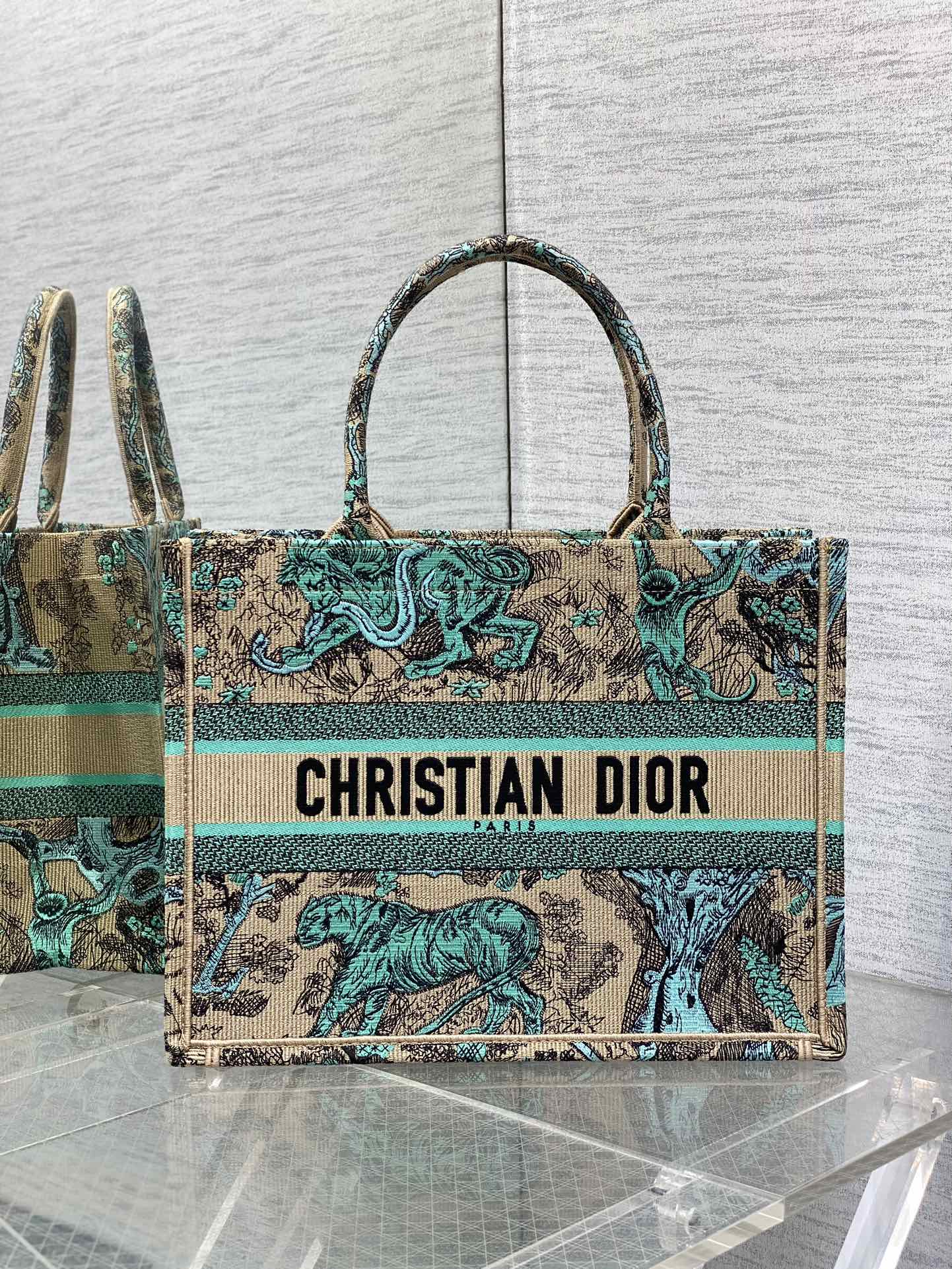 Elite Carryalls
