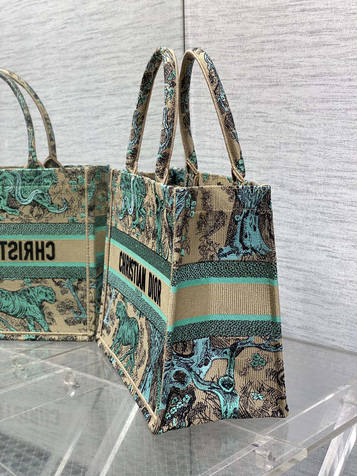 Elite Carryalls