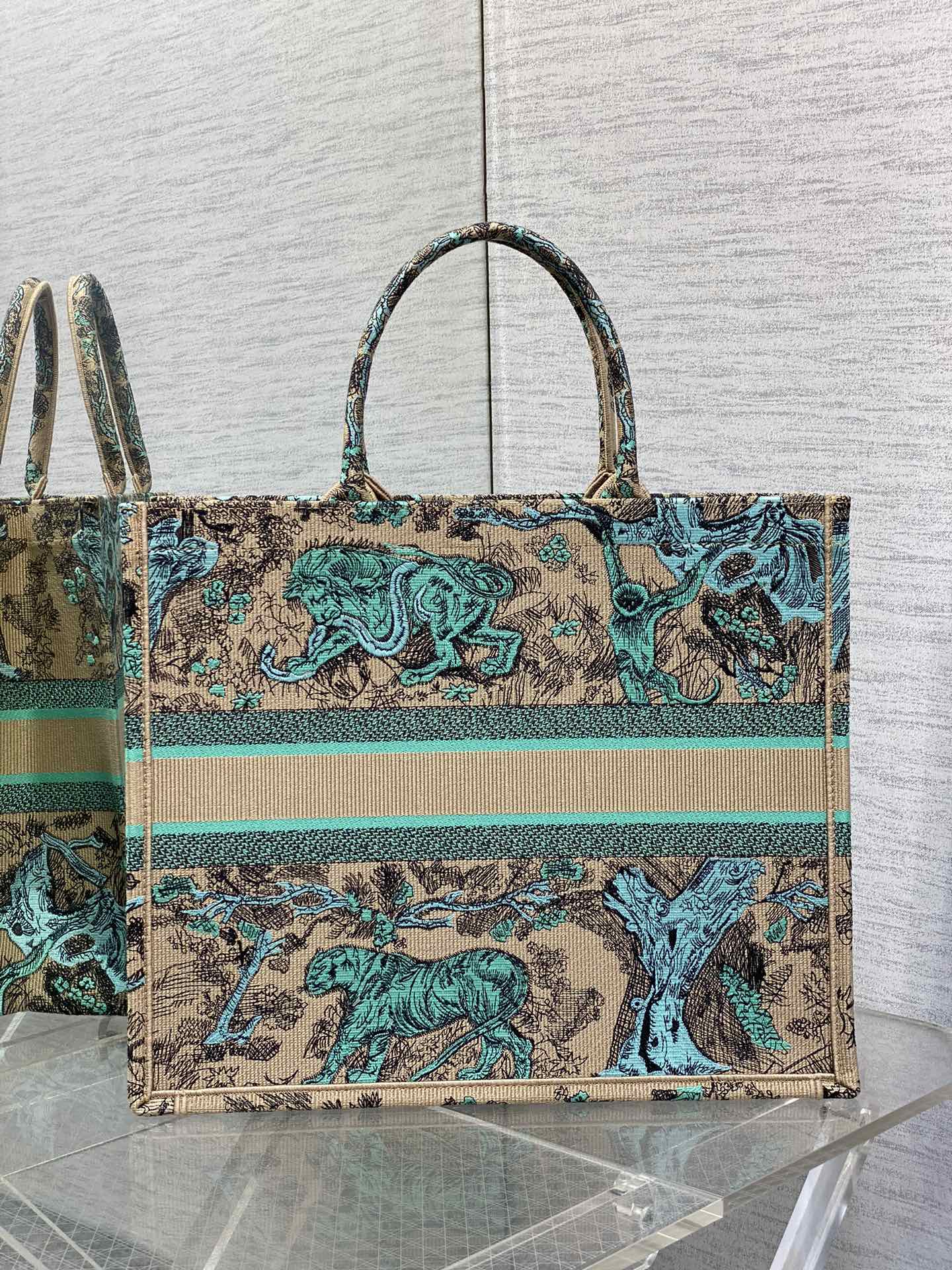 Elite Carryalls