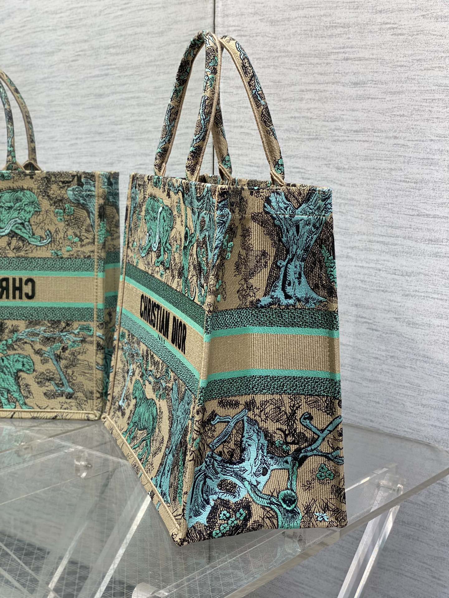 Elite Carryalls