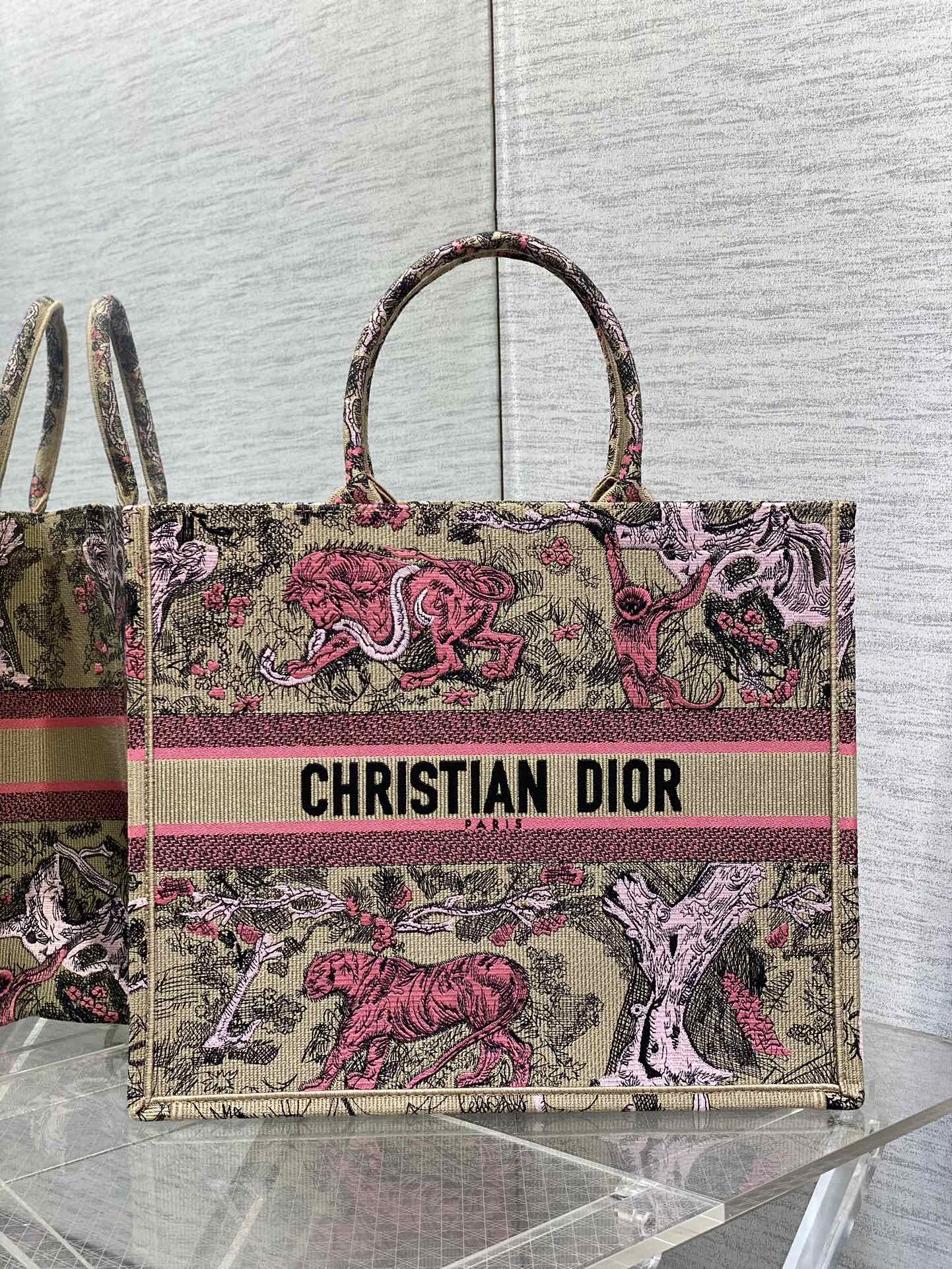Elite Carryalls