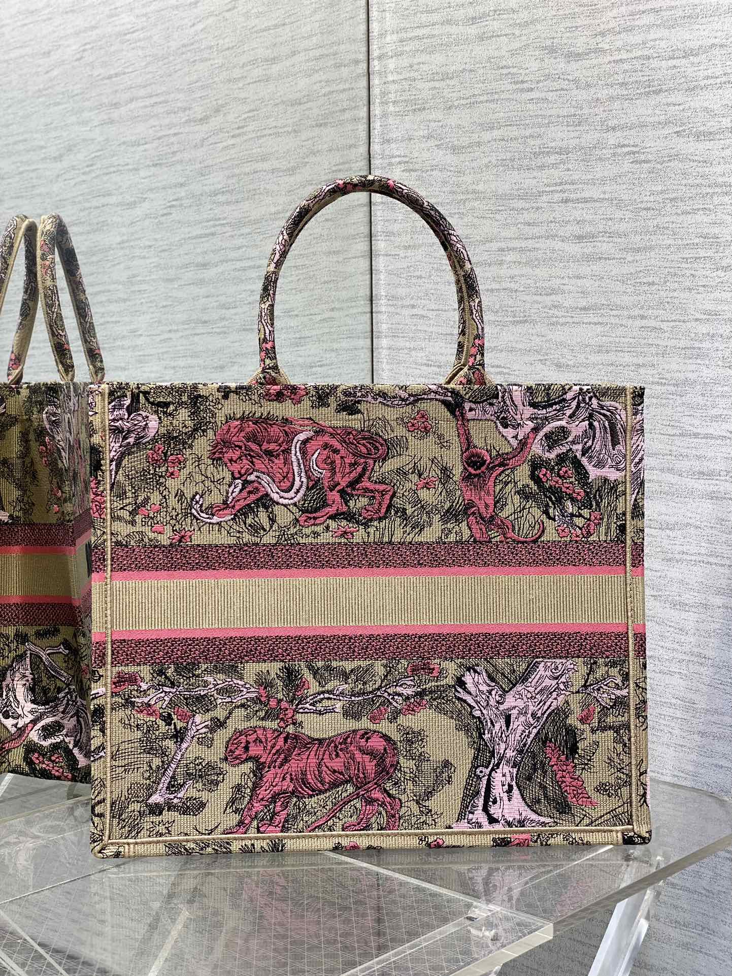 Elite Carryalls