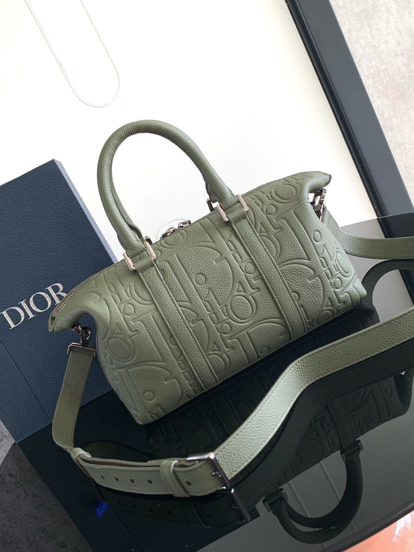 Elite Carryalls