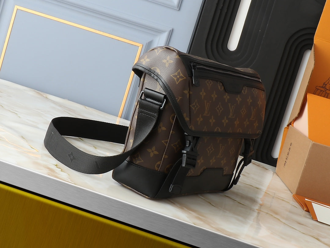 Elite Carryalls