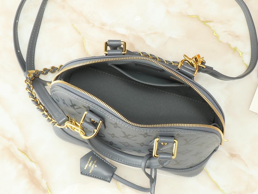 Elite Carryalls