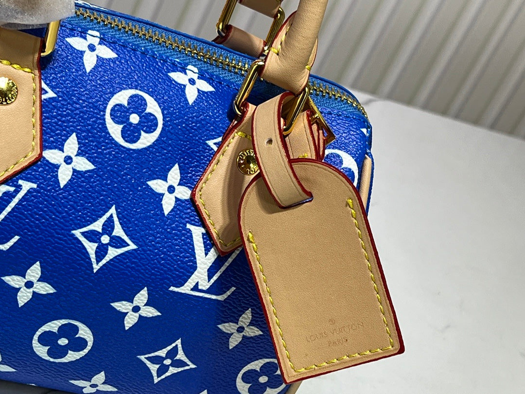 Elite Carryalls