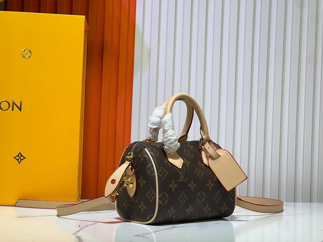 Elite Carryalls