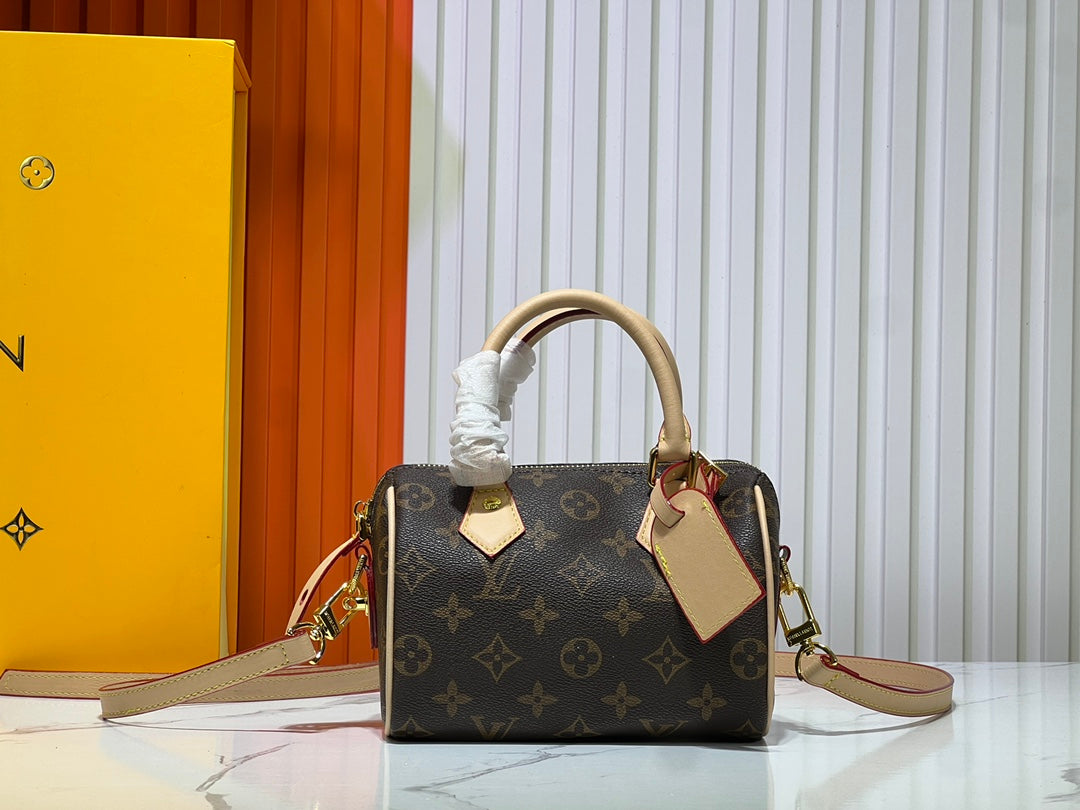 Elite Carryalls