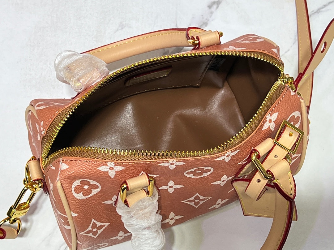Elite Carryalls