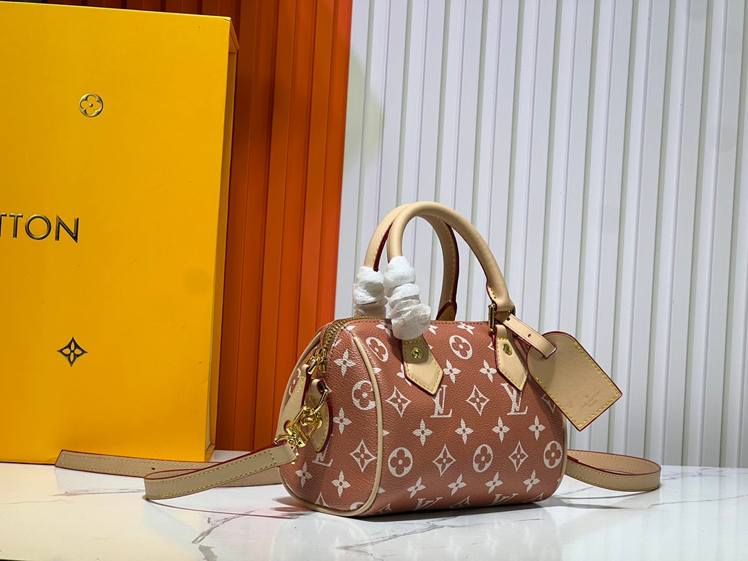 Elite Carryalls