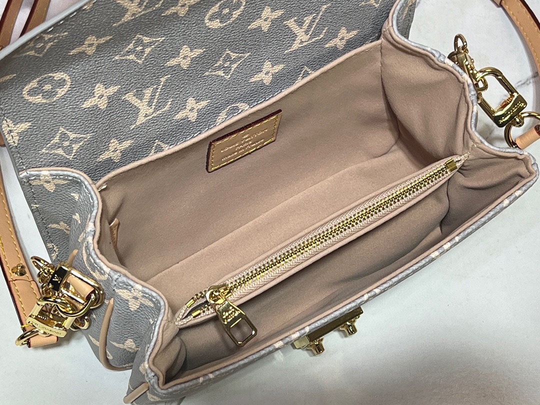 Elite Carryalls