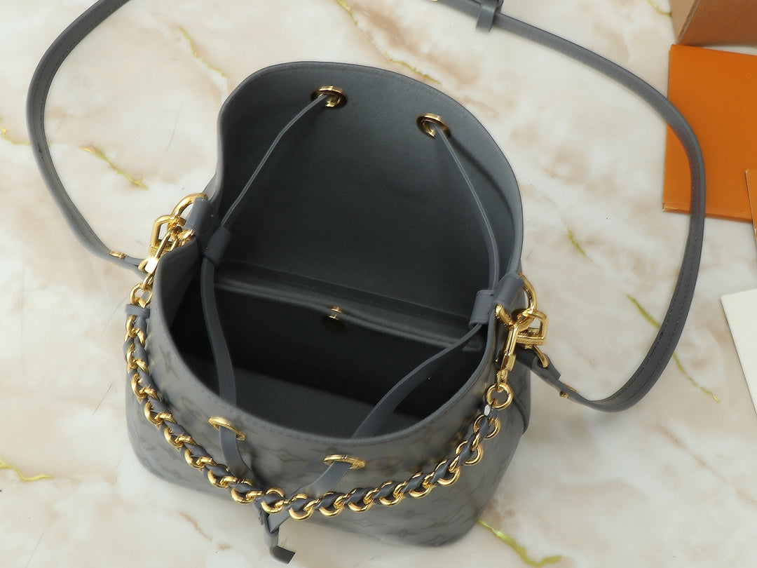 Elite Carryalls