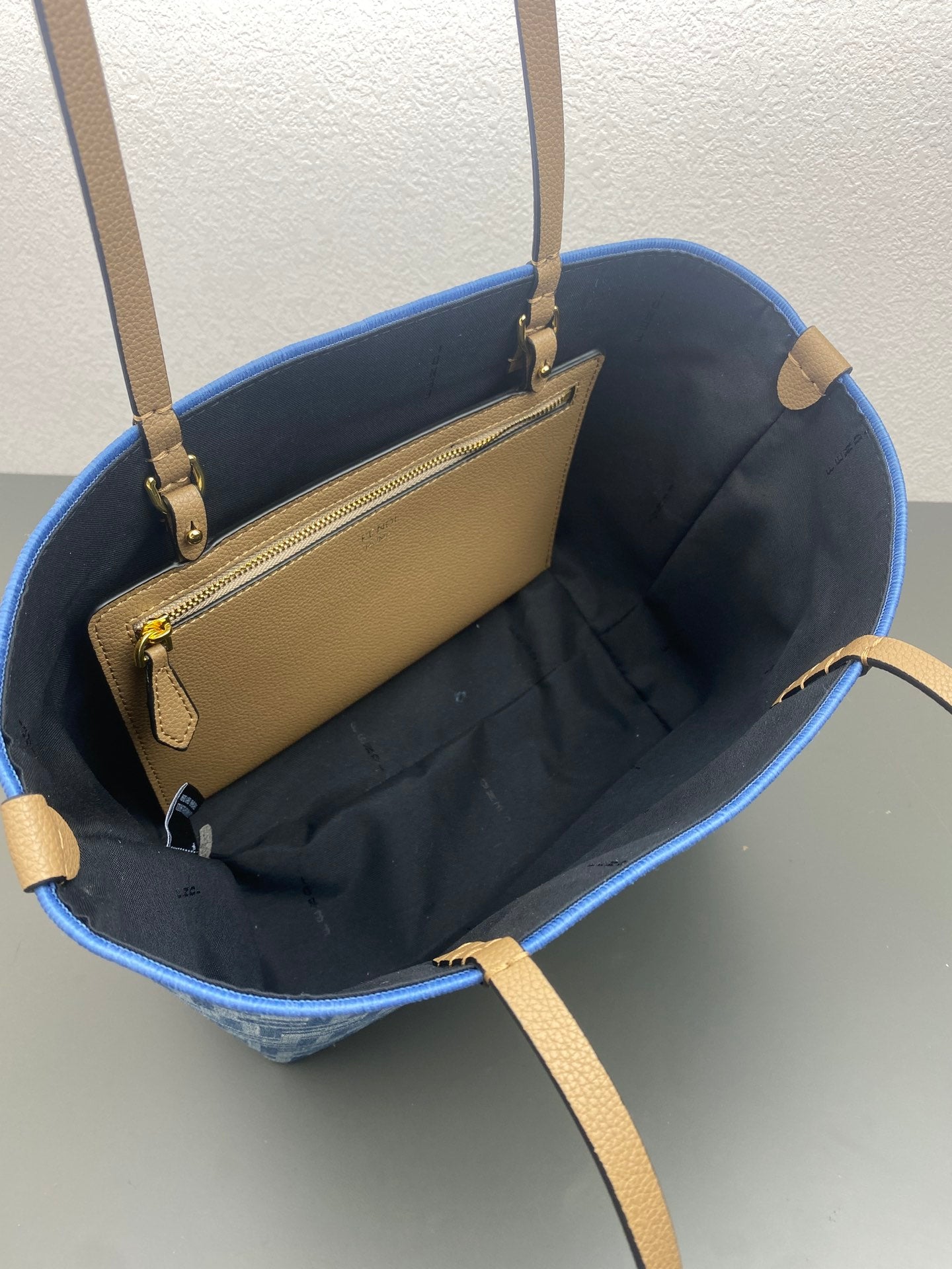 Elite Carryalls