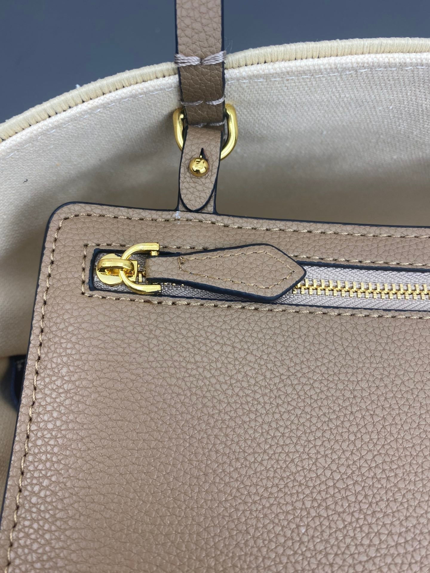 Elite Carryalls