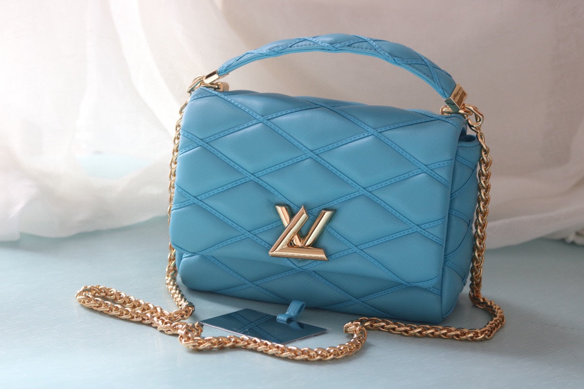 Elite Carryalls