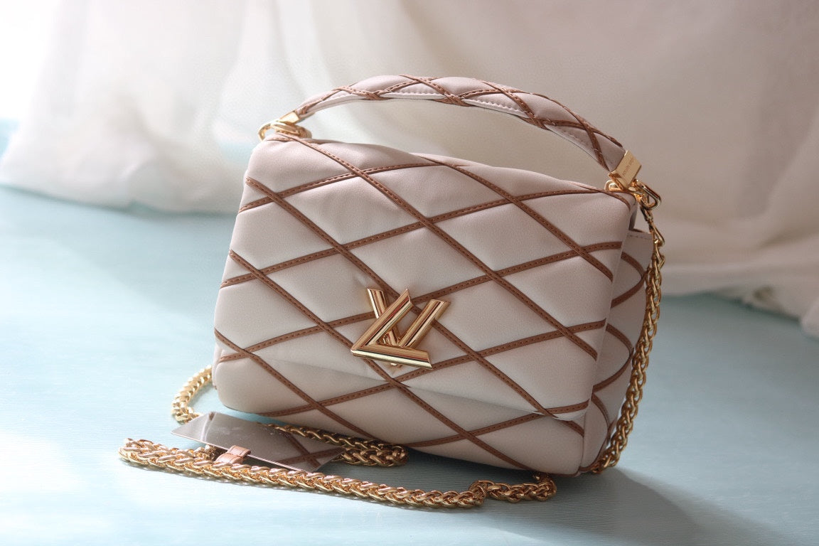 Elite Carryalls