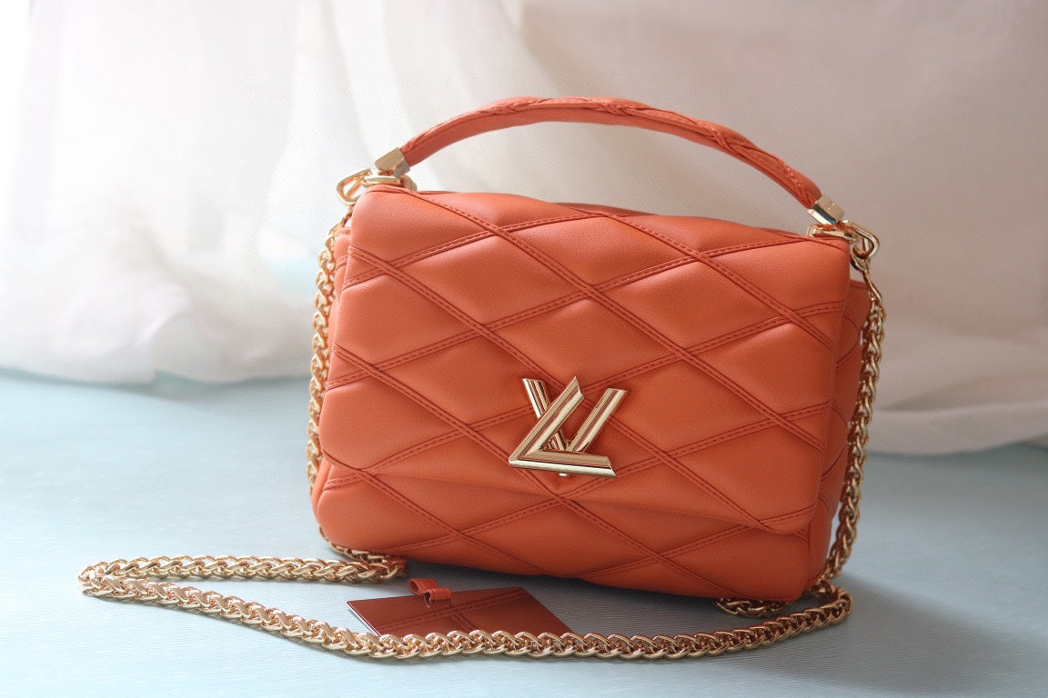 Elite Carryalls