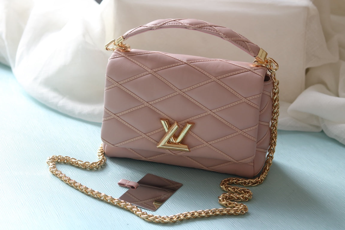 Elite Carryalls