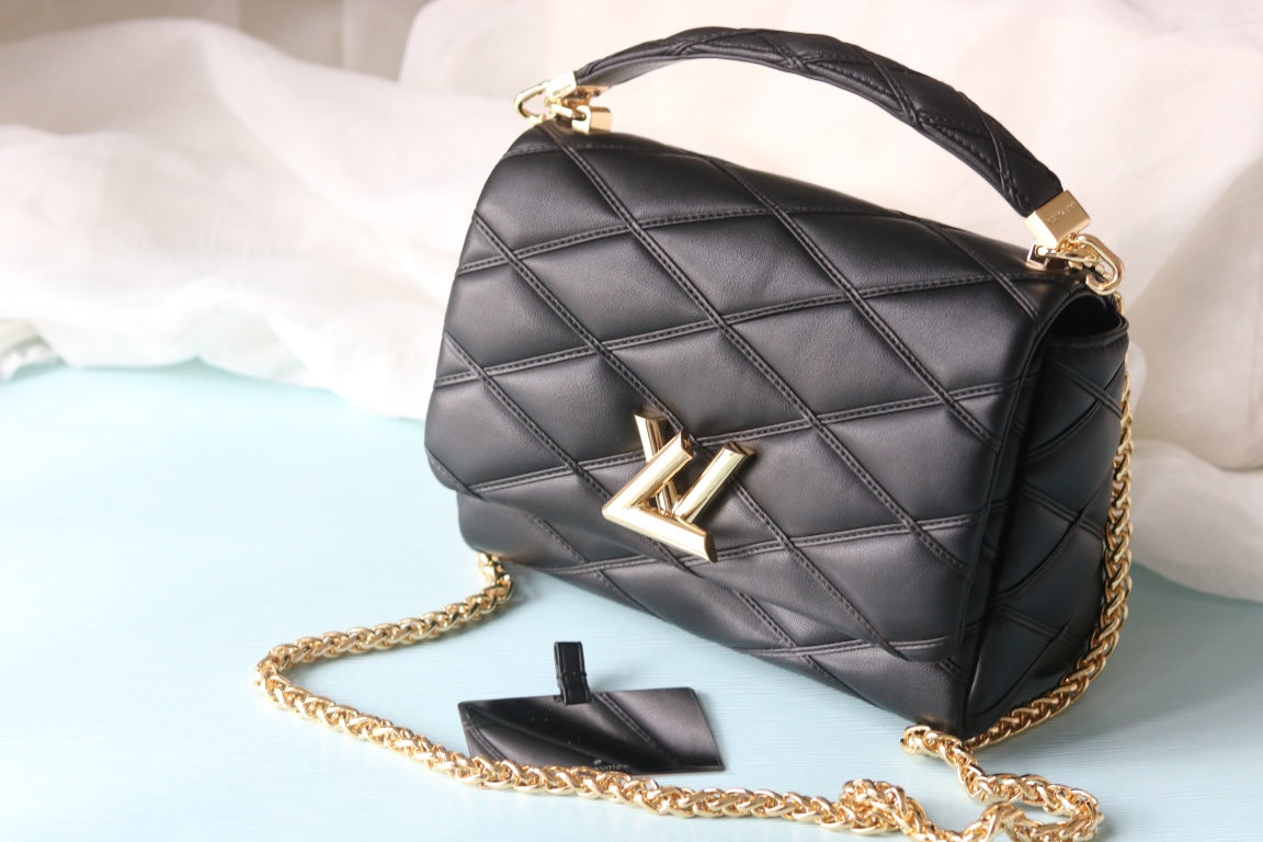 Elite Carryalls