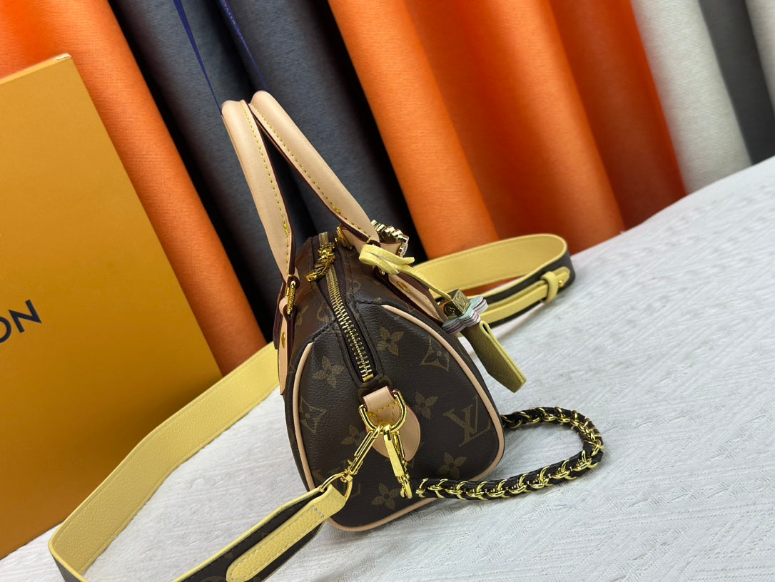Elite Carryalls