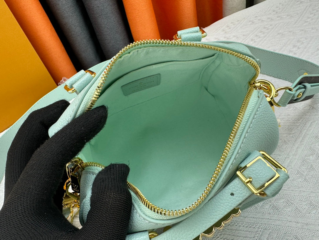 Elite Carryalls