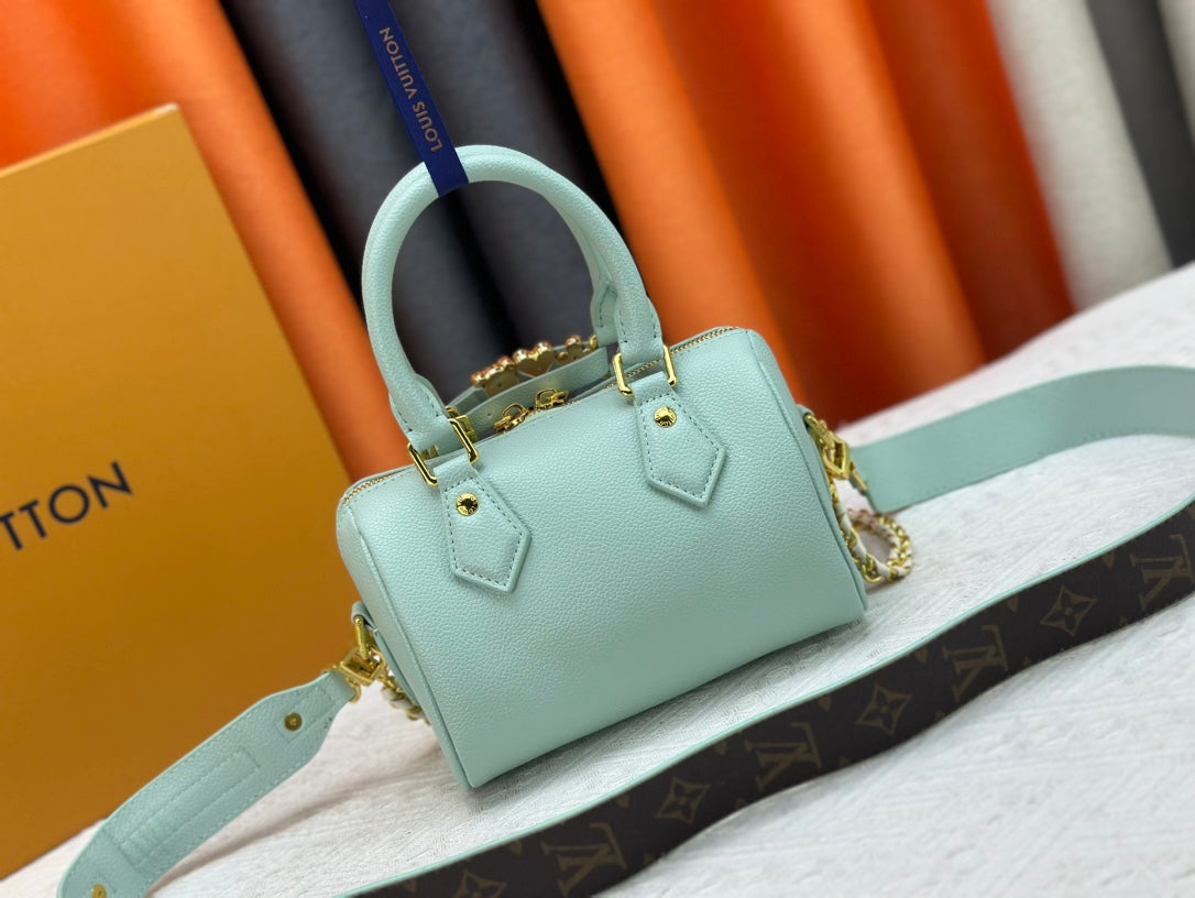 Elite Carryalls