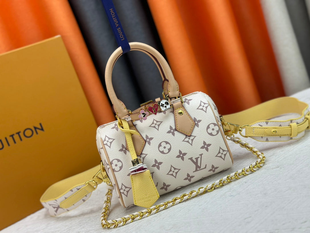 Elite Carryalls
