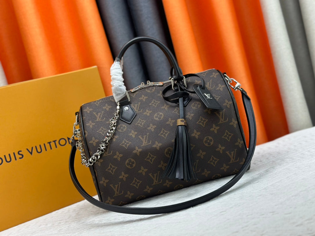 Elite Carryalls