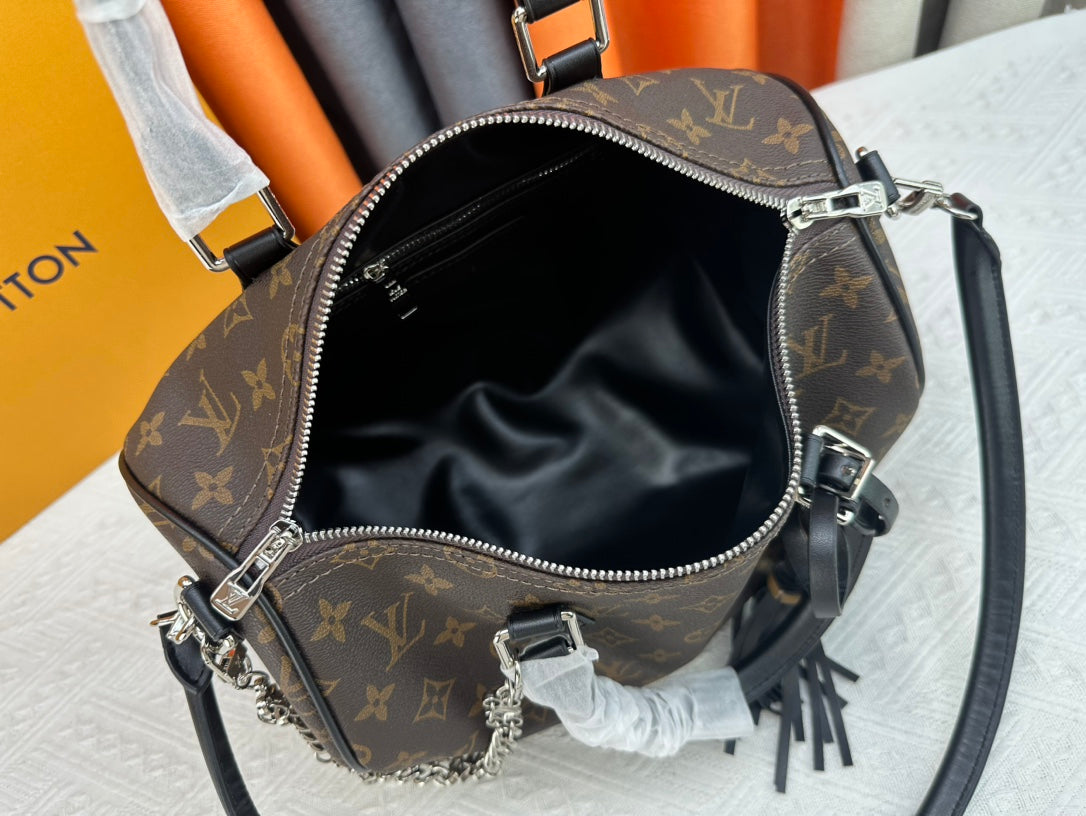 Elite Carryalls