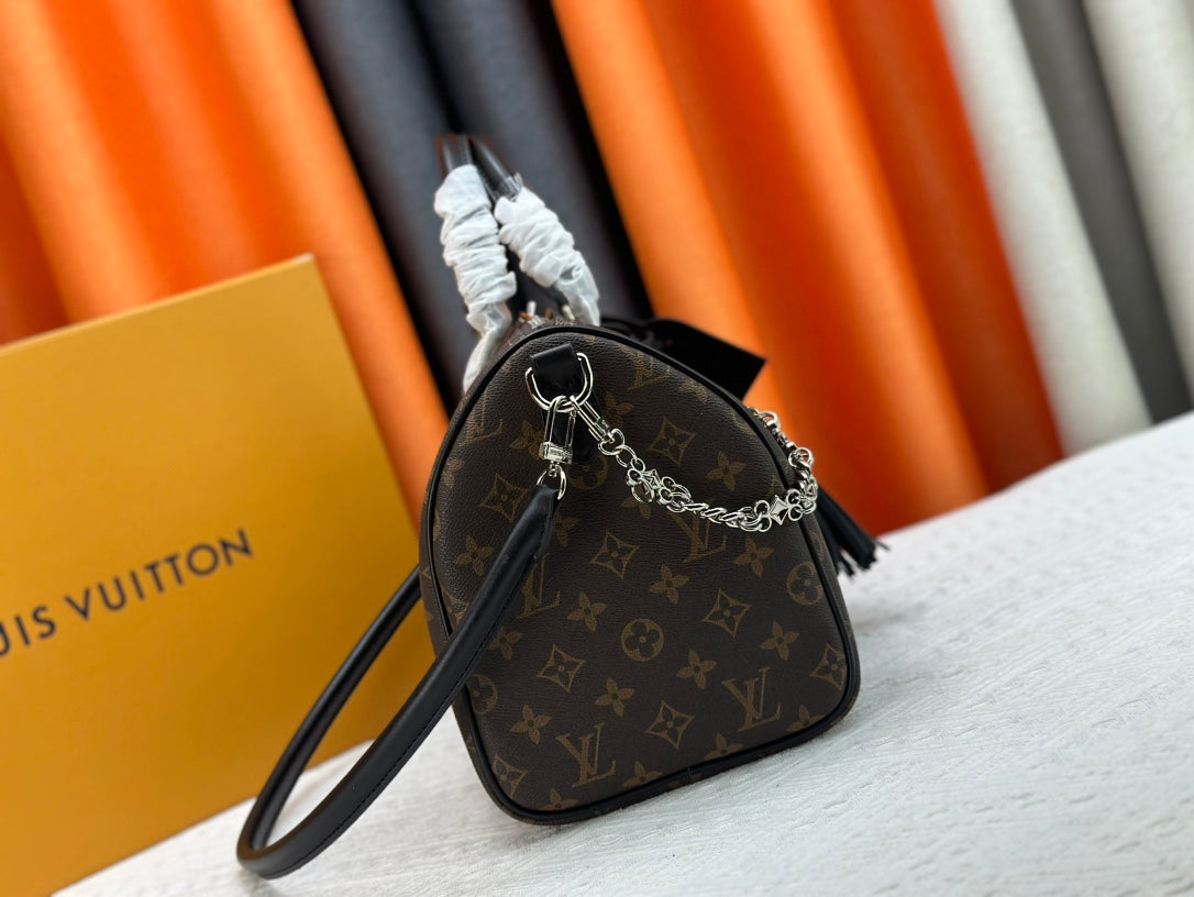 Elite Carryalls