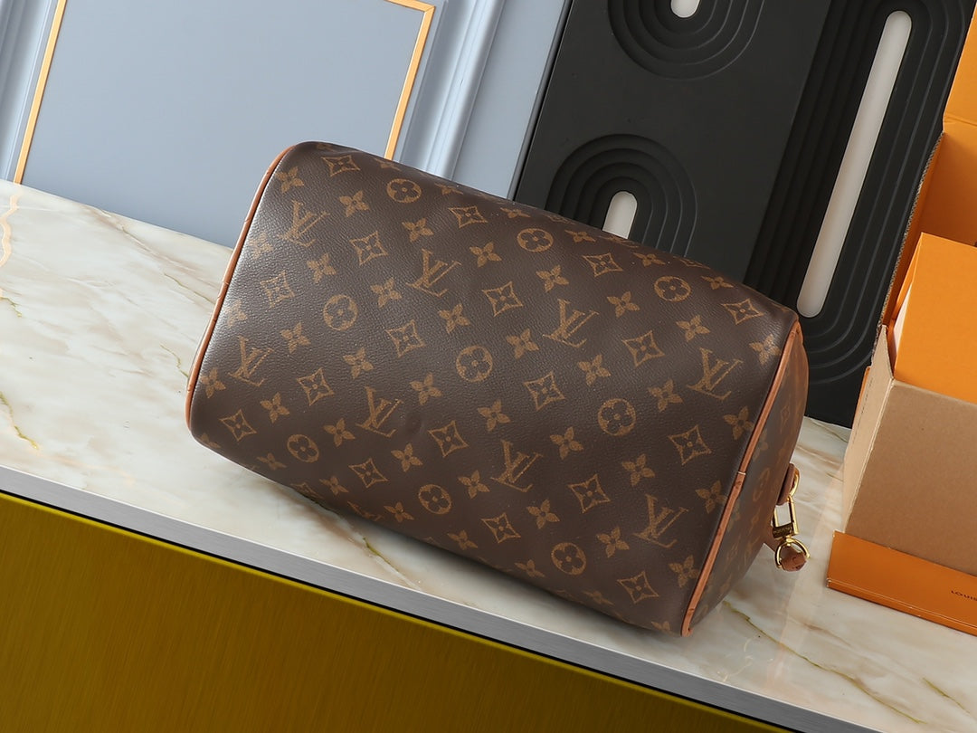 Elite Carryalls