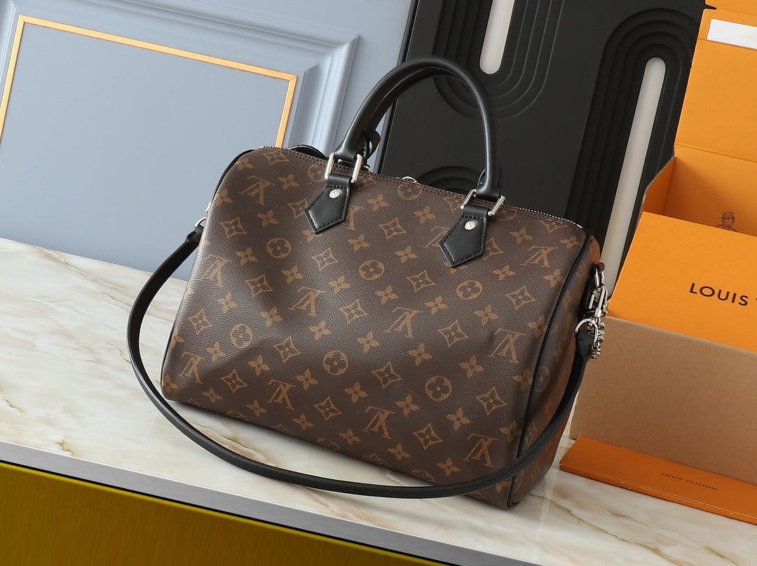 Elite Carryalls