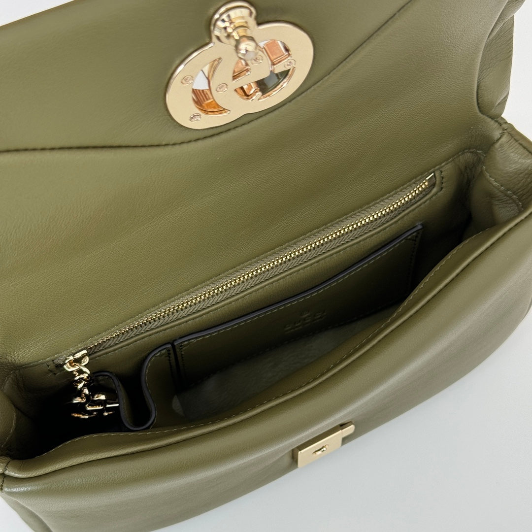 Elite Carryalls