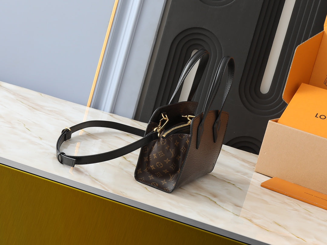 Elite Carryalls
