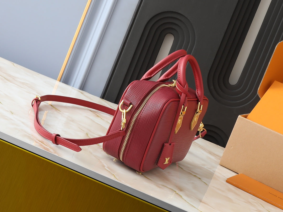 Elite Carryalls