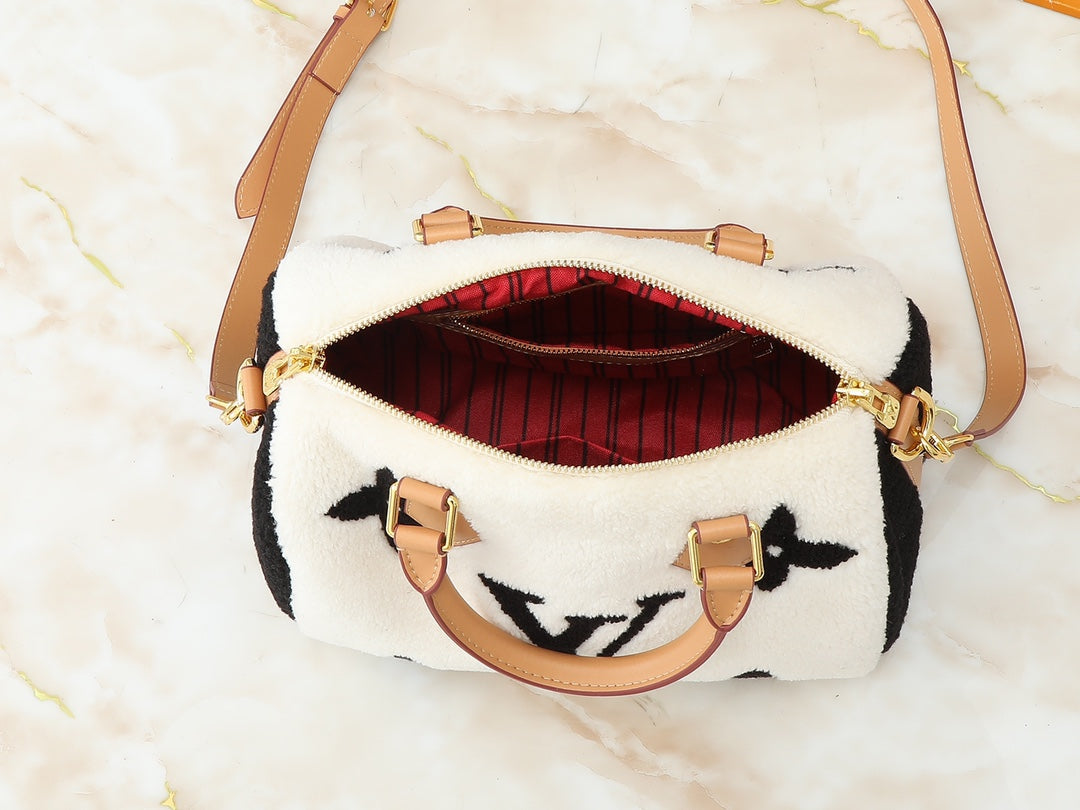 Elite Carryalls