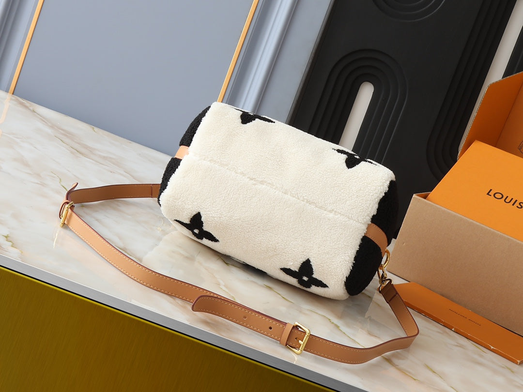 Elite Carryalls