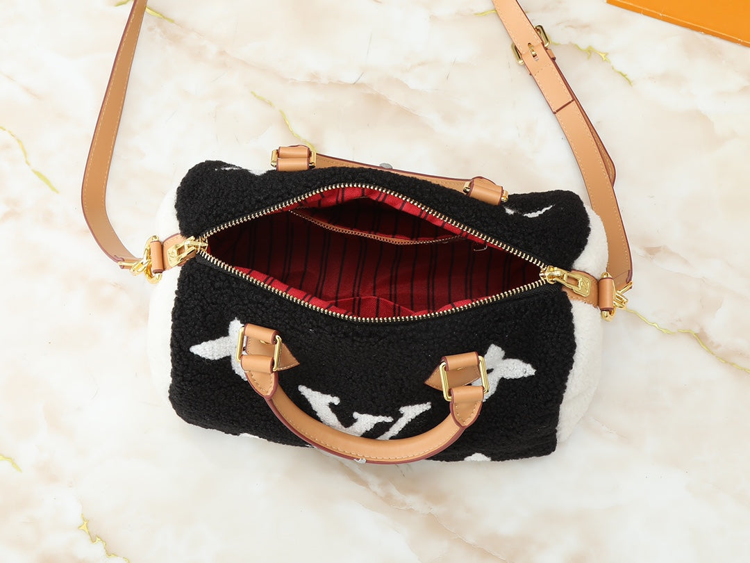 Elite Carryalls