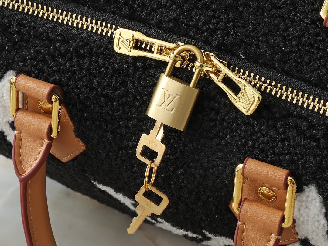 Elite Carryalls