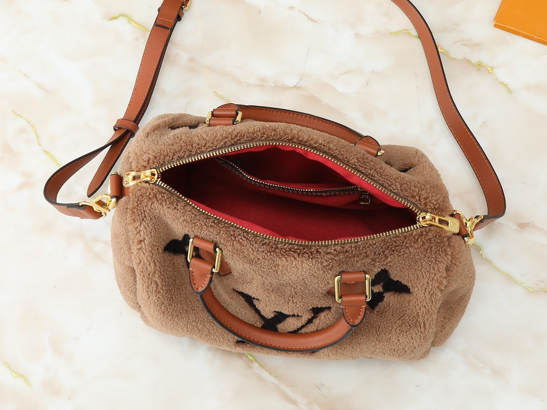 Elite Carryalls