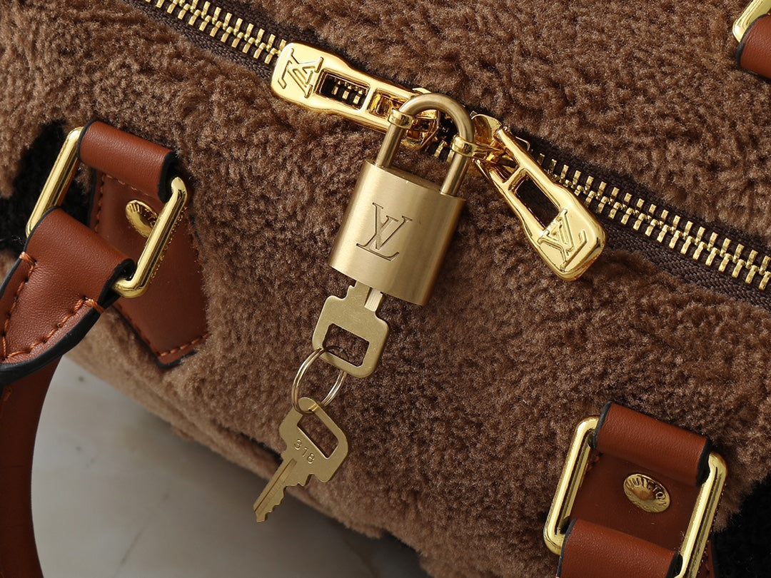 Elite Carryalls