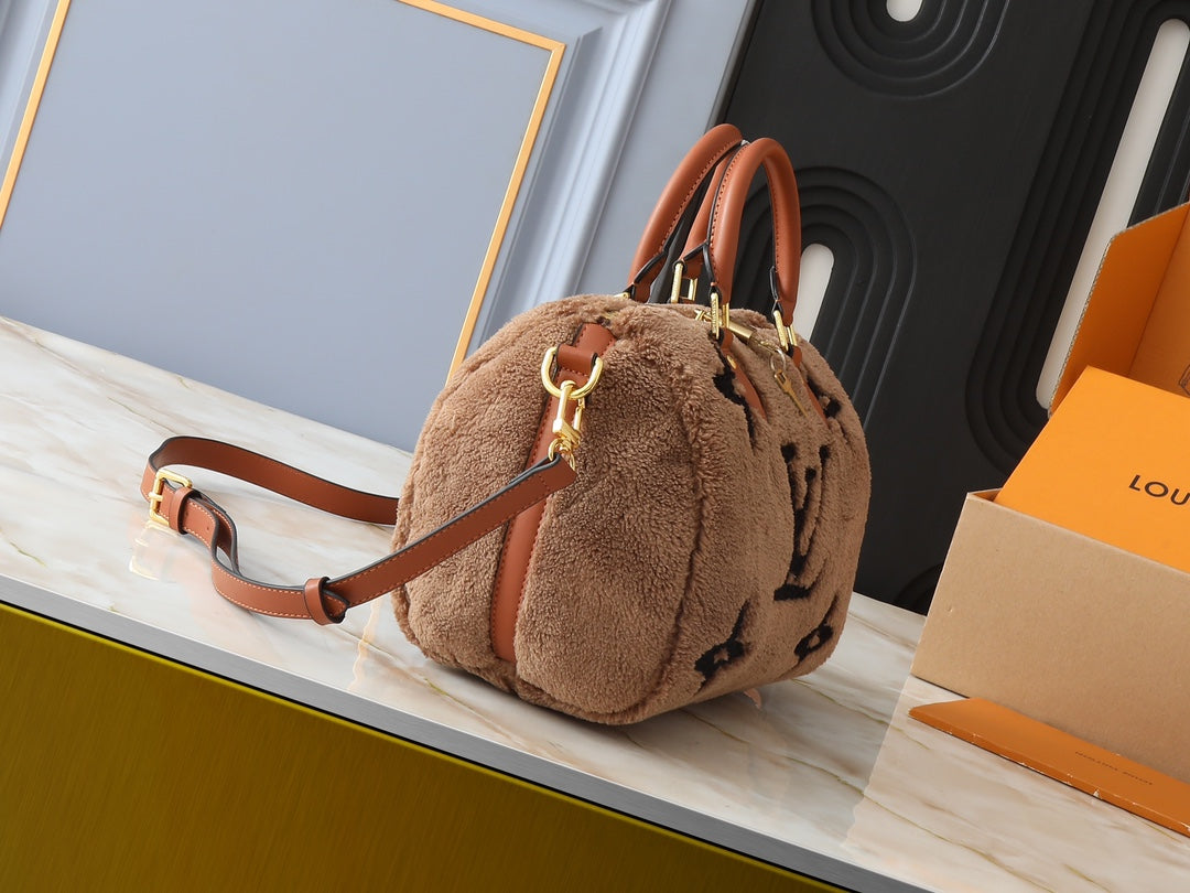 Elite Carryalls