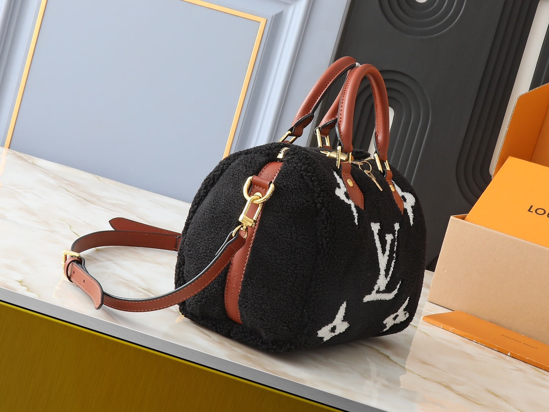 Elite Carryalls