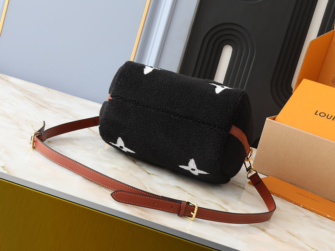 Elite Carryalls