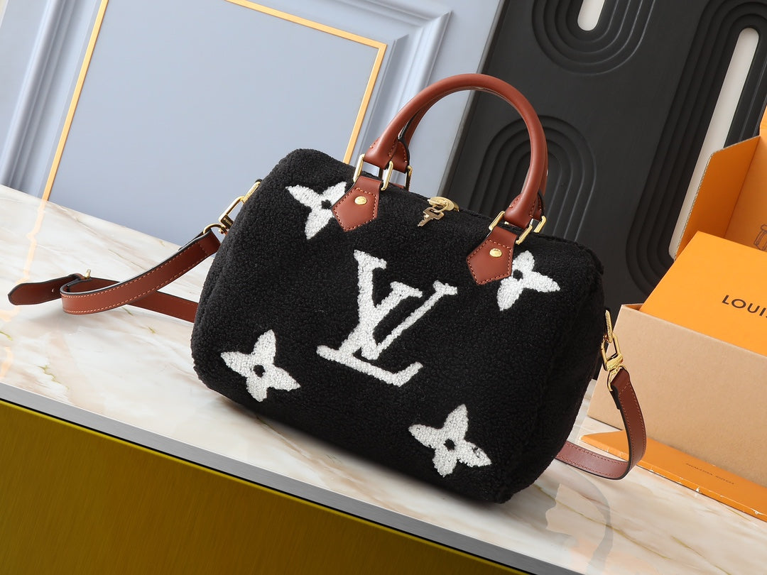 Elite Carryalls