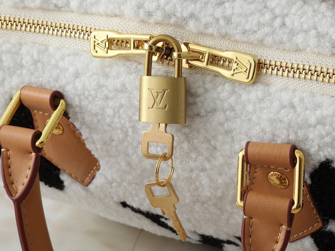 Elite Carryalls