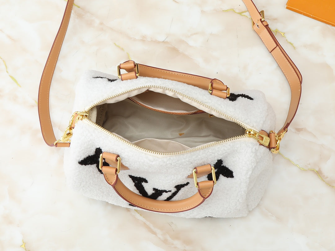 Elite Carryalls