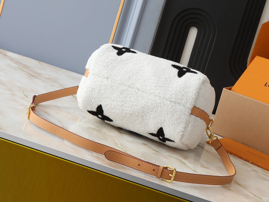 Elite Carryalls