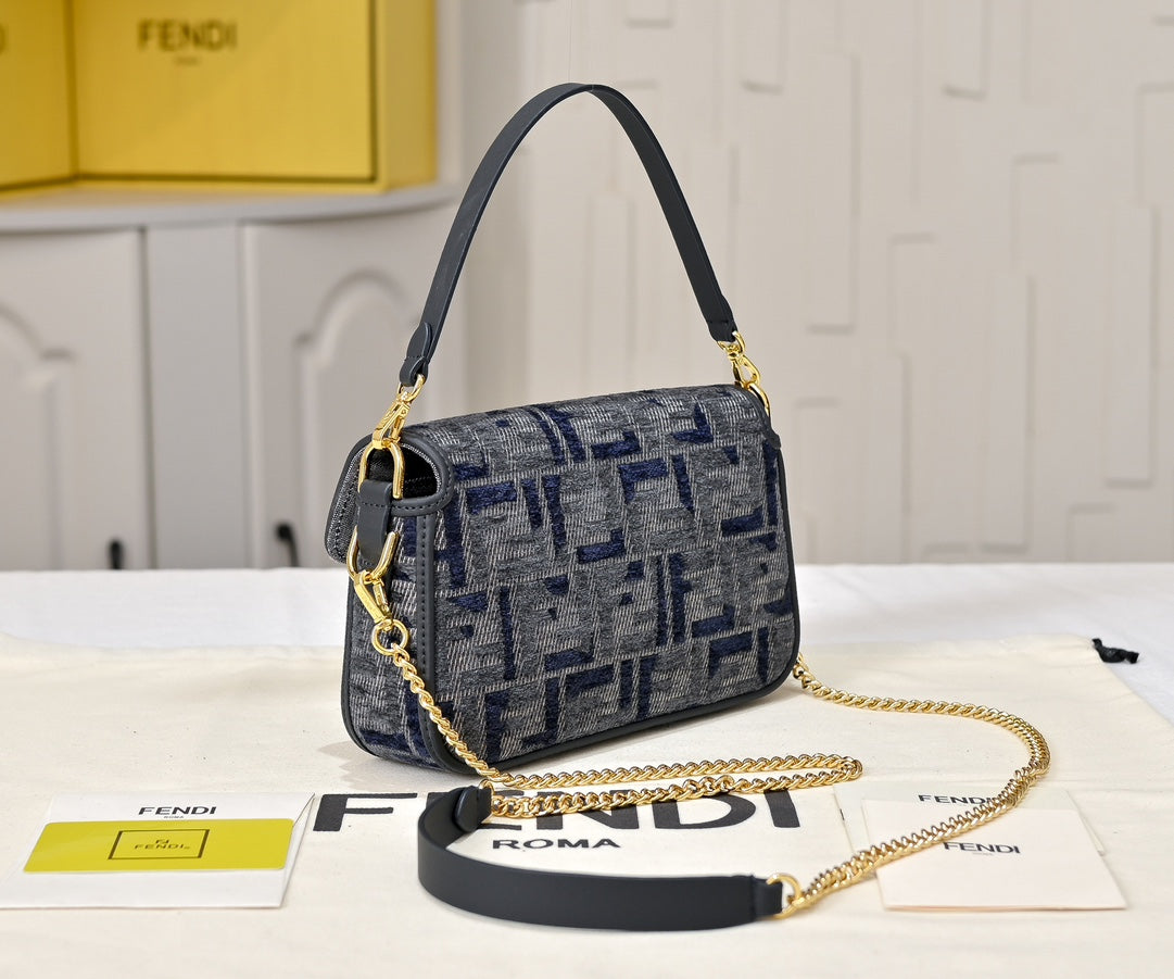 Elite Carryalls