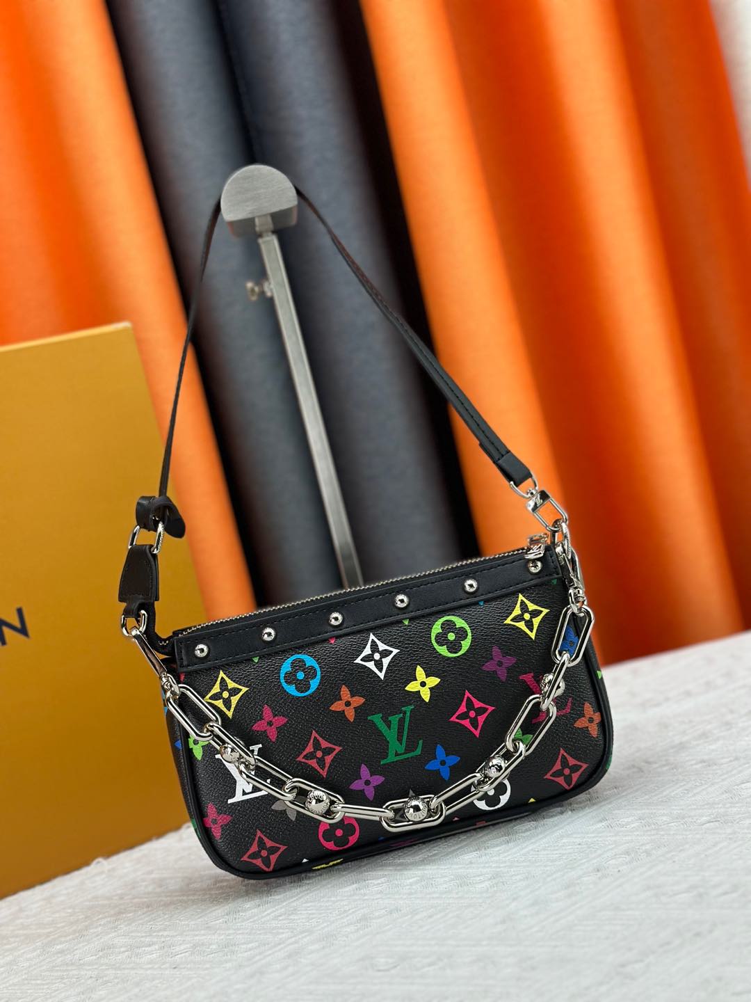 Elite Carryalls